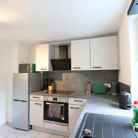 公寓 Fantastically Located On The Edge Of The Forest With A Small Garden