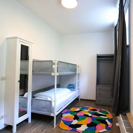 Fantastically Located On The Edge Of The Forest With A Small Garden 公寓 开姆尼茨